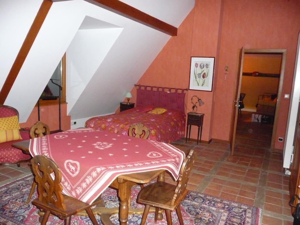 Le Neufeld Bed & Breakfast Oberhaslach Rom bilde